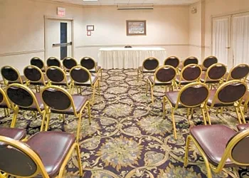 Holiday Inn Middletown - Goshen hotel thumbnail 3