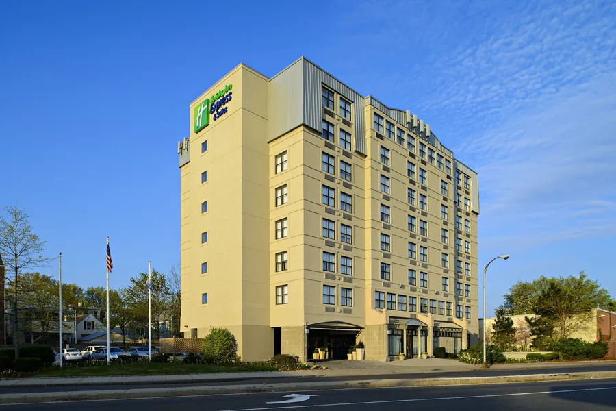 Holiday Inn Express & Suites Boston - Cambridge by IHG hotel detail image 2