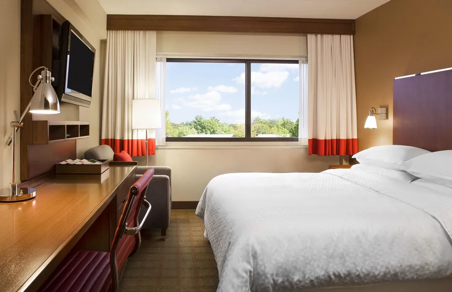 Four Points by Sheraton Cleveland Airport hotel detail image 6