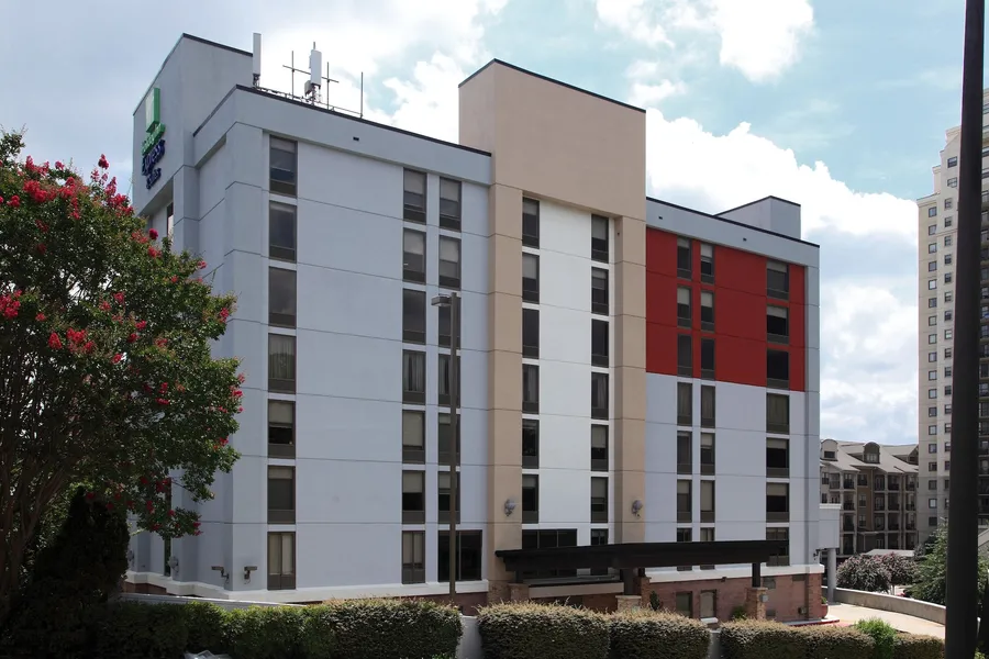 Holiday Inn Express & Suites Atlanta N-Perimeter Mall Area by IHG hotel detail image 2
