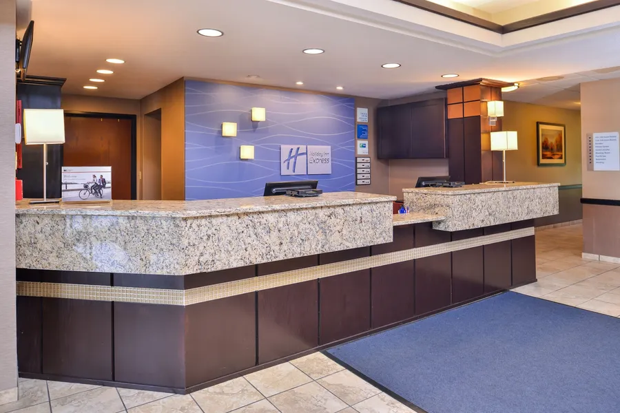 Holiday Inn Express & Suites Topeka West I-70 Wanamaker by IHG hotel detail image 6