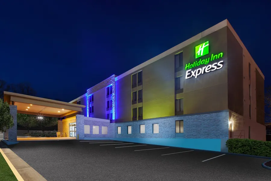 Holiday Inn Express Fairfax - Arlington Boulevard by IHG hotel detail image 2