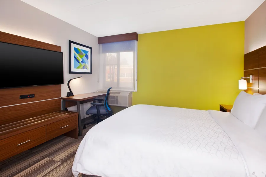 Holiday Inn Express Fairfax - Arlington Boulevard by IHG hotel detail image 6