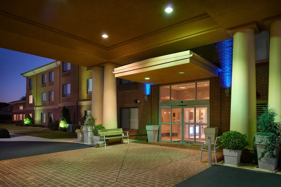 Holiday Inn Express & Suites Oxford by IHG hotel detail image 2