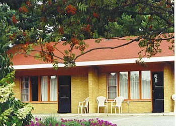 Red Top Motor Inn hotel thumbnail 4