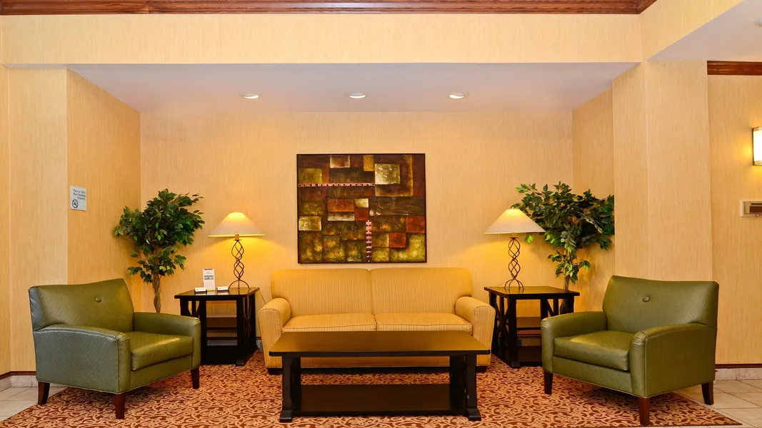 Holiday Inn Express Hotel & Suites Fort Atkinson by IHG hotel detail image 2