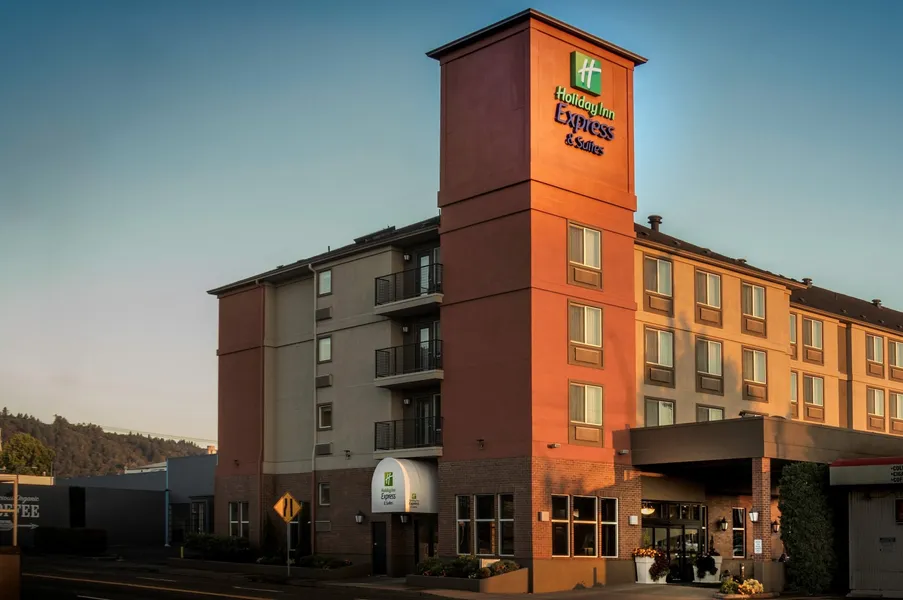 Holiday Inn Express Hotel & Suites Portland-NW Downtown by IHG hotel detail image 2