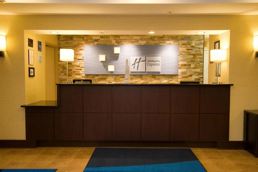 Holiday Inn Express Hotel & Suites Chicago-Algonquin by IHG hotel detail image 6