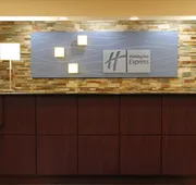 Holiday Inn Express Hotel & Suites Chicago-Algonquin by IHG hotel detail image 7
