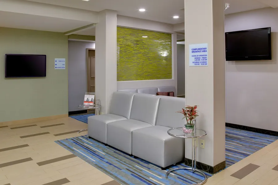 Holiday Inn Express Hotel & Suites Meadowlands Area by IHG hotel detail image 6
