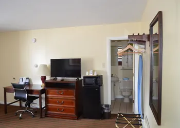 Relax Inn hotel thumbnail 7