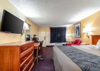 Rodeway Inn hotel thumbnail 3