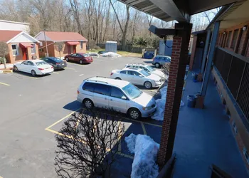 Mounts Motel hotel thumbnail 6
