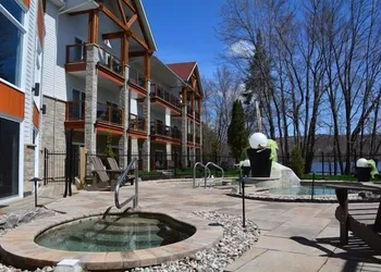 Manoir du Lac William hotel thumbnail 7