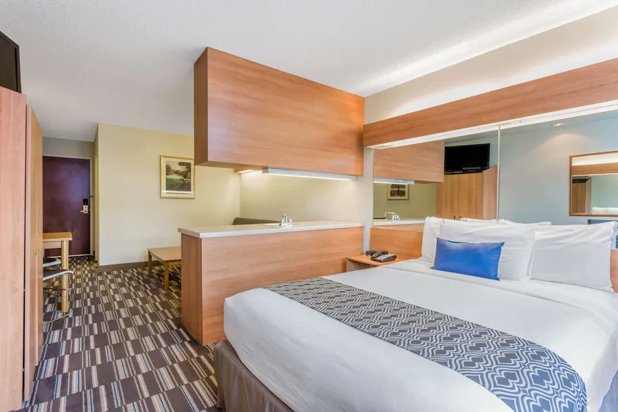 Microtel Inn & Suites by Wyndham Lillington / Campbell Univ hotel detail image 6