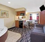Microtel Inn & Suites by Wyndham Bushnell hotel detail image 5