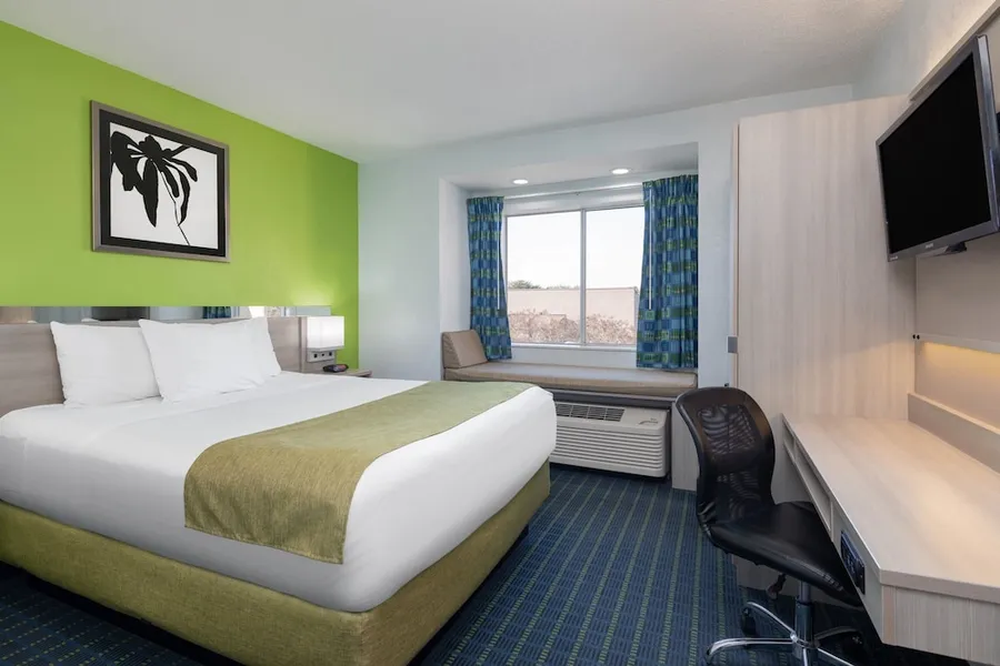 Microtel Inn by Wyndham Cornelius/Lake Norman hotel detail image 6