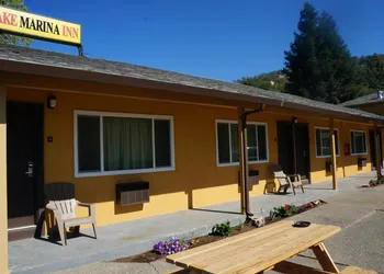 Lake Marina Inn hotel thumbnail 4