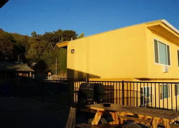 Lake Marina Inn hotel thumbnail 8