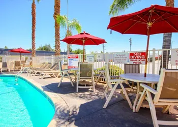 Motel 6 Fresno Blackstone hotel thumbnail 3