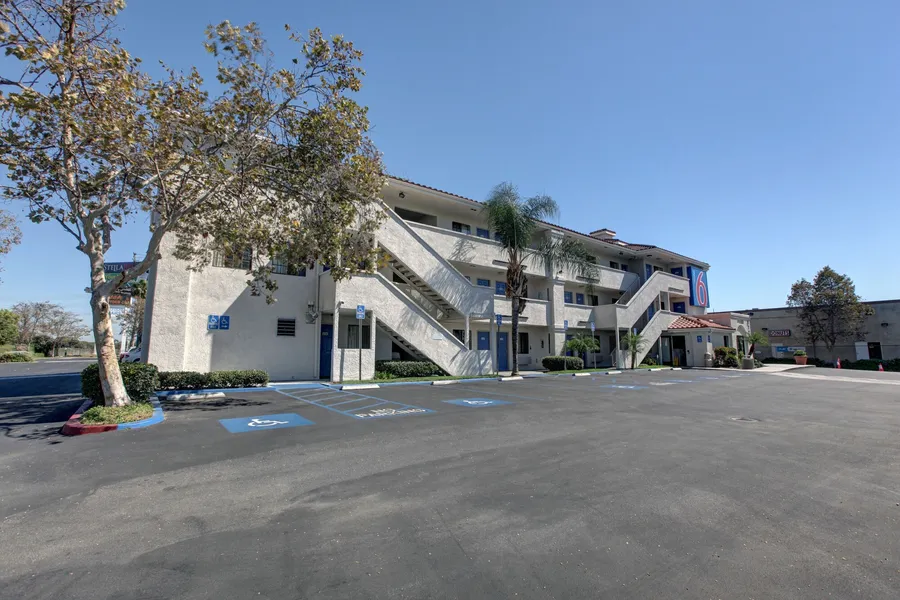 Motel 6 Bellflower, CA - Los Angeles hotel detail image 2