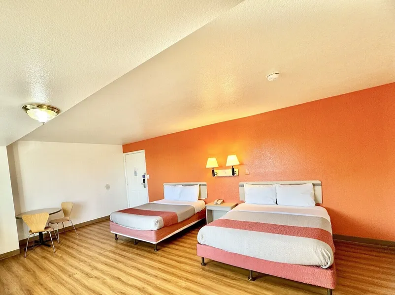 Motel 6 Bellflower, CA - Los Angeles hotel detail image 6