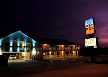 Antlers Inn hotel thumbnail 7