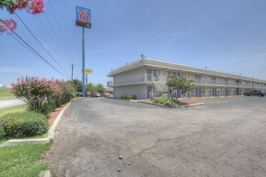 Motel 6 San Antonio, TX - Fort Sam Houston hotel detail image 2