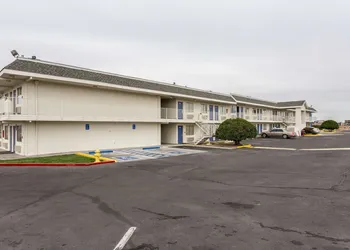 Motel 6 Albuquerque NM - South - Airport hotel thumbnail 3