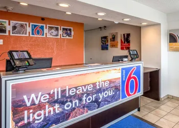 Motel 6 Albuquerque NM - South - Airport hotel thumbnail 5