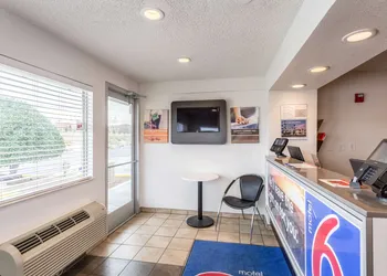 Motel 6 Albuquerque NM - South - Airport hotel thumbnail 7