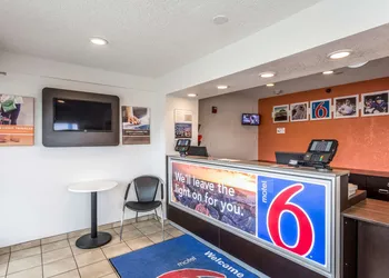 Motel 6 Albuquerque NM - South - Airport hotel thumbnail 8
