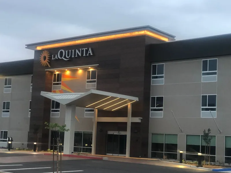 La Quinta Inn & Suites by Wyndham San Bernardino hotel detail image 2