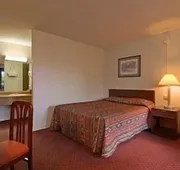 Super 8 by Wyndham White River Junction hotel detail image 5