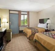 Super 8 by Wyndham White River Junction hotel detail image 7