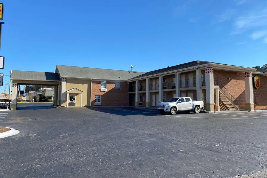 Super 8 by Wyndham Covington hotel detail image 2