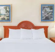 Super 8 by Wyndham Montgomery Maybrook hotel detail image 7
