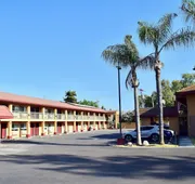 Super 8 by Wyndham Visalia hotel detail image 4