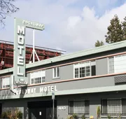 Signature Inn Oakland hotel detail image 3