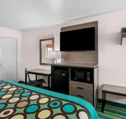 Super 8 by Wyndham Pleasanton hotel detail image 3
