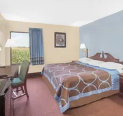 Super 8 by Wyndham Galesburg hotel detail image 4
