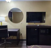 Super 8 by Wyndham Pine Bluff hotel detail image 7