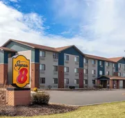 Super 8 by Wyndham Romeoville Bolingbrook hotel detail image 4
