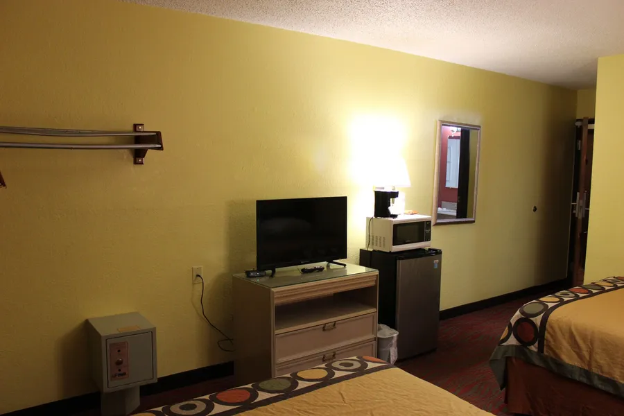 Super 8 By Wyndham Kalamazoo hotel detail image 2