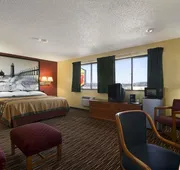 Super 8 By Wyndham Kalamazoo hotel detail image 3