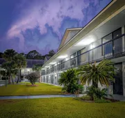 Super 8 by Wyndham Hardeeville/Savannah North hotel detail image 4