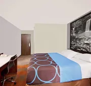 Super 8 by Wyndham Fayetteville hotel detail image 5