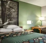 Super 8 by Wyndham Batesville hotel detail image 4