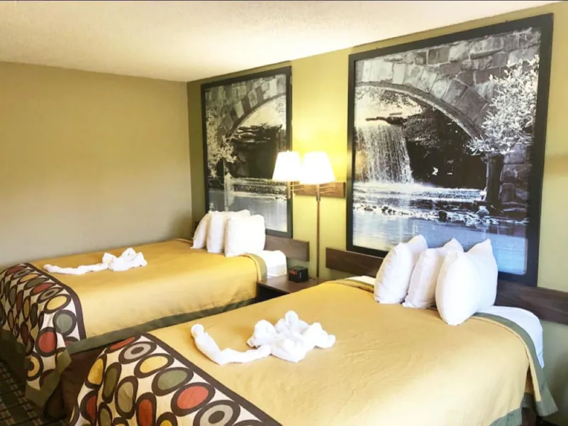 Super 8 by Wyndham Russellville hotel detail image 6