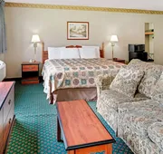 Super 8 by Wyndham Omaha Eppley Airport/Carter Lake hotel detail image 7